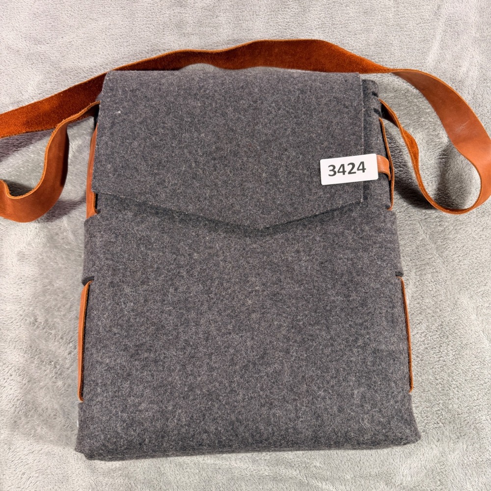 Rustico Messenger Bag Unisex Medium Grey Felt Leather Wool Satchel Crossbody